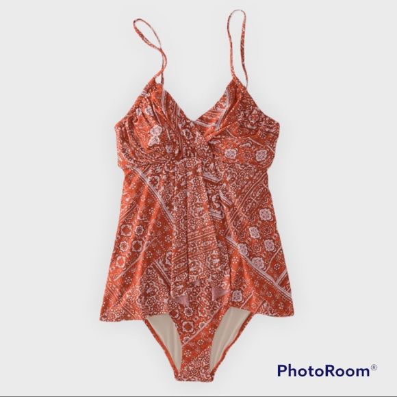 Garnet Hill Other - Garnet Hill Ruched Overlay One Piece Swimsiut size 2 red black NWT